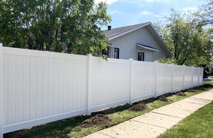 vinyl fencing installation Edmonton